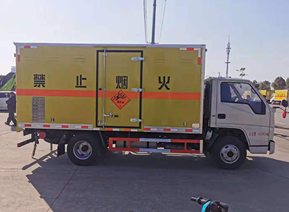 马龙爆破器材运输车